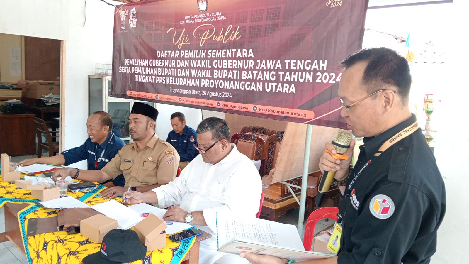 Panwaslu Kecamatan Batang Lakukan Pengawasan Terhadap Uji Publik DPS Di Tingkat PPS