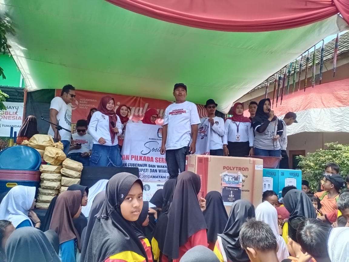 Panwaslucam Gringsing Kolaborasi Sosialisasi Bersama PPK Gringsing untuk meningkatkan Pengawasan Partisipatif Masyarakat dalam Pilkada 2024