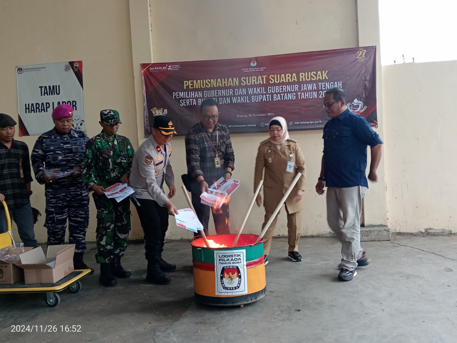 Bawaslu Batang Awasi Pemusnahan Kelebihan Surat Suara Pemilihan Tahun 2024