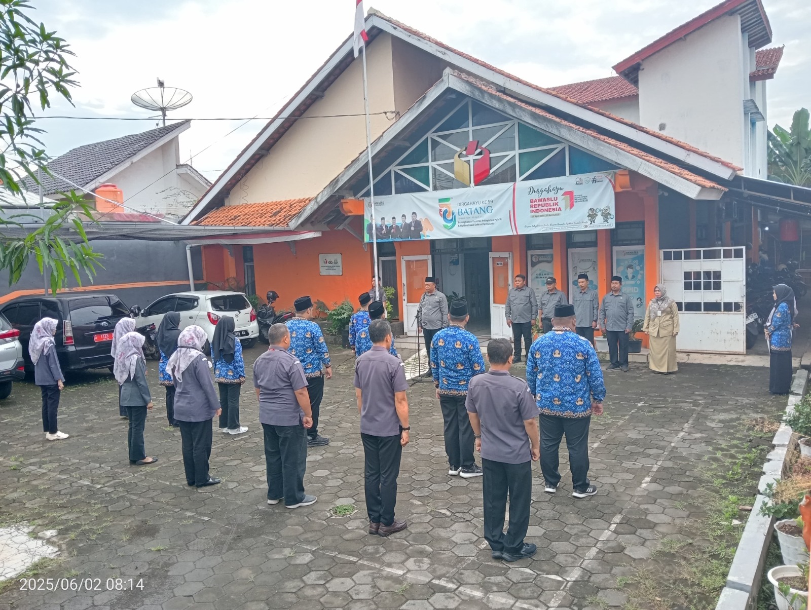 Bawaslu Batang Gelar Upacara Hari Lahir Pancasila