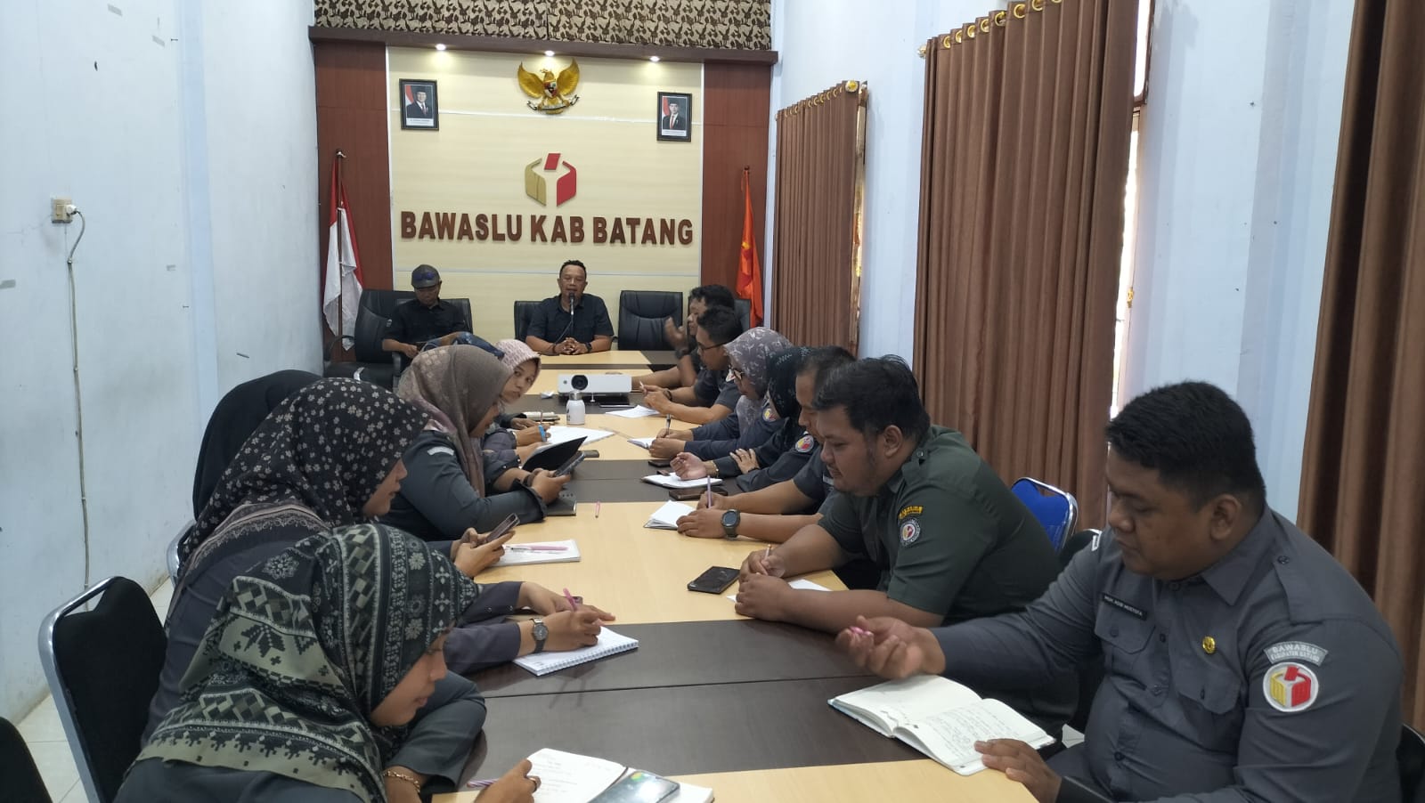 Jaga Ritme Kerja Lembaga, Bawaslu Kabupaten Batang Gelar Rapat Reguler