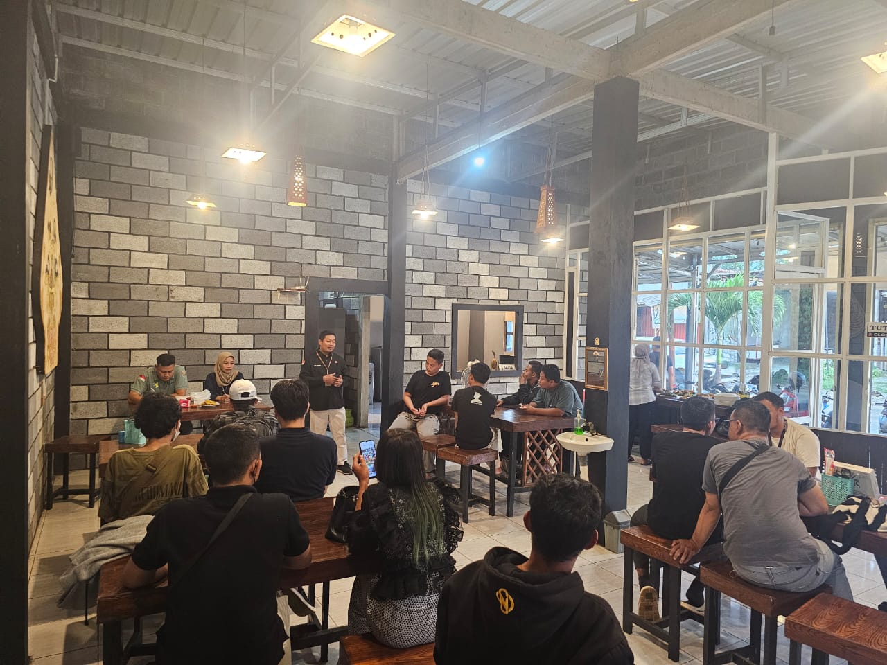 Bawaslu Batang belajar dan berbagi langsung dengan komunitas TG dan MSM tentang pemilu inklusif dan pengawasan partisipatif