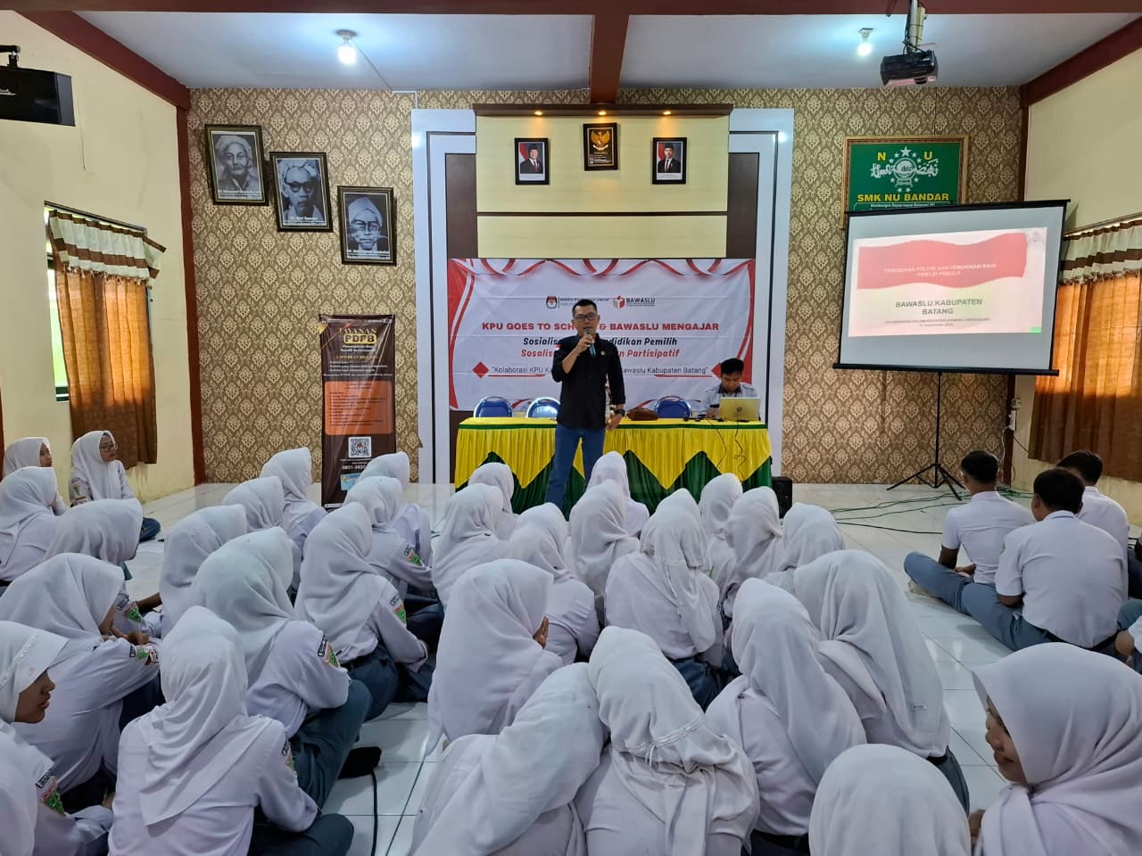 Cegah Hoaks dan Politik Uang, Bawaslu Batang Edukasi Siswa SMK NU Bandar