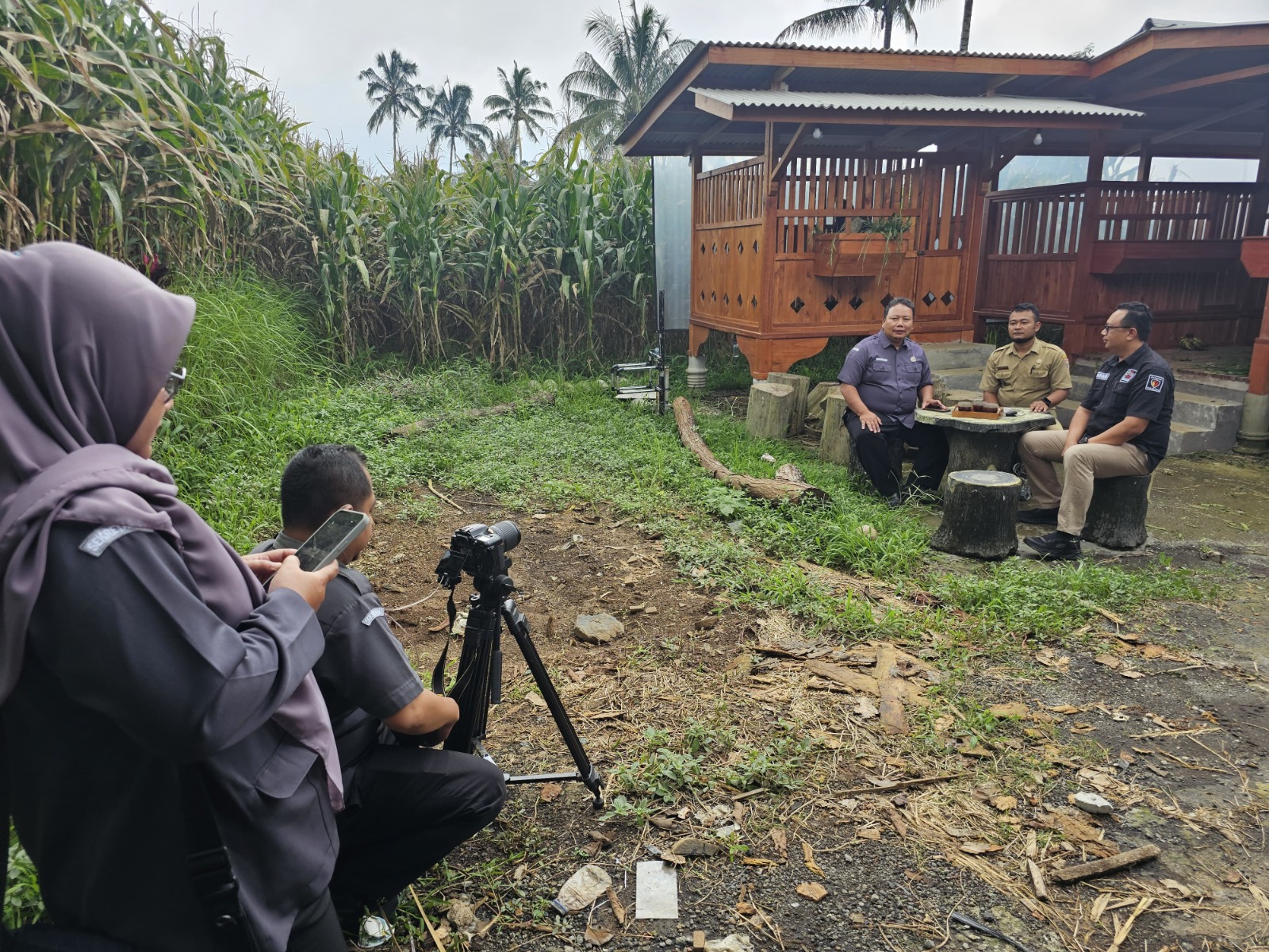 Ikhtiyar Membangun Kesadaran Politik Masyarakat