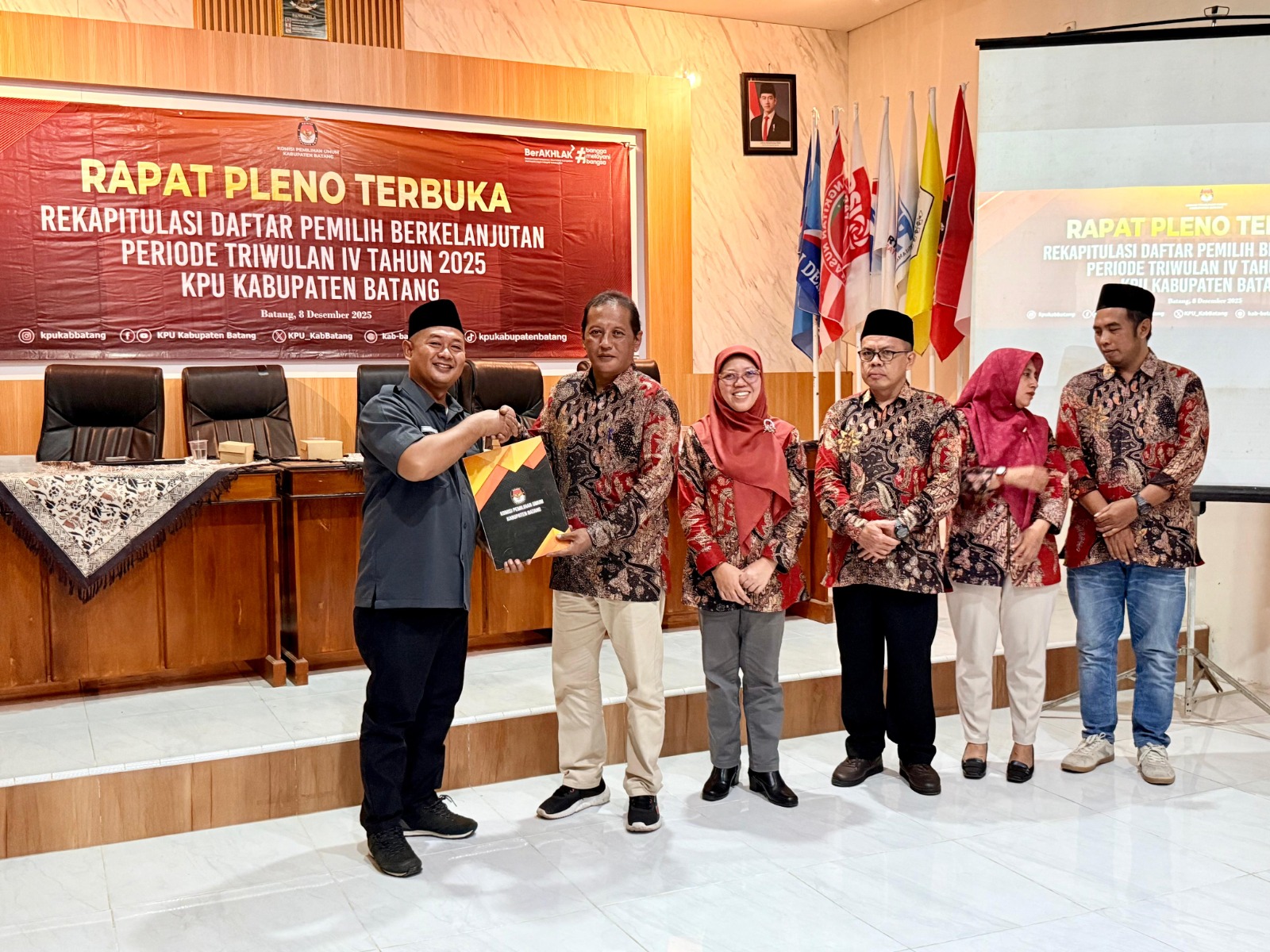 KPU Batang Tetapkan 631.770 Pemilih pada Pleno PDPB Triwulan IV 2025, Bawaslu Batang Soroti Akurasi Data dan Ketepatan Waktu