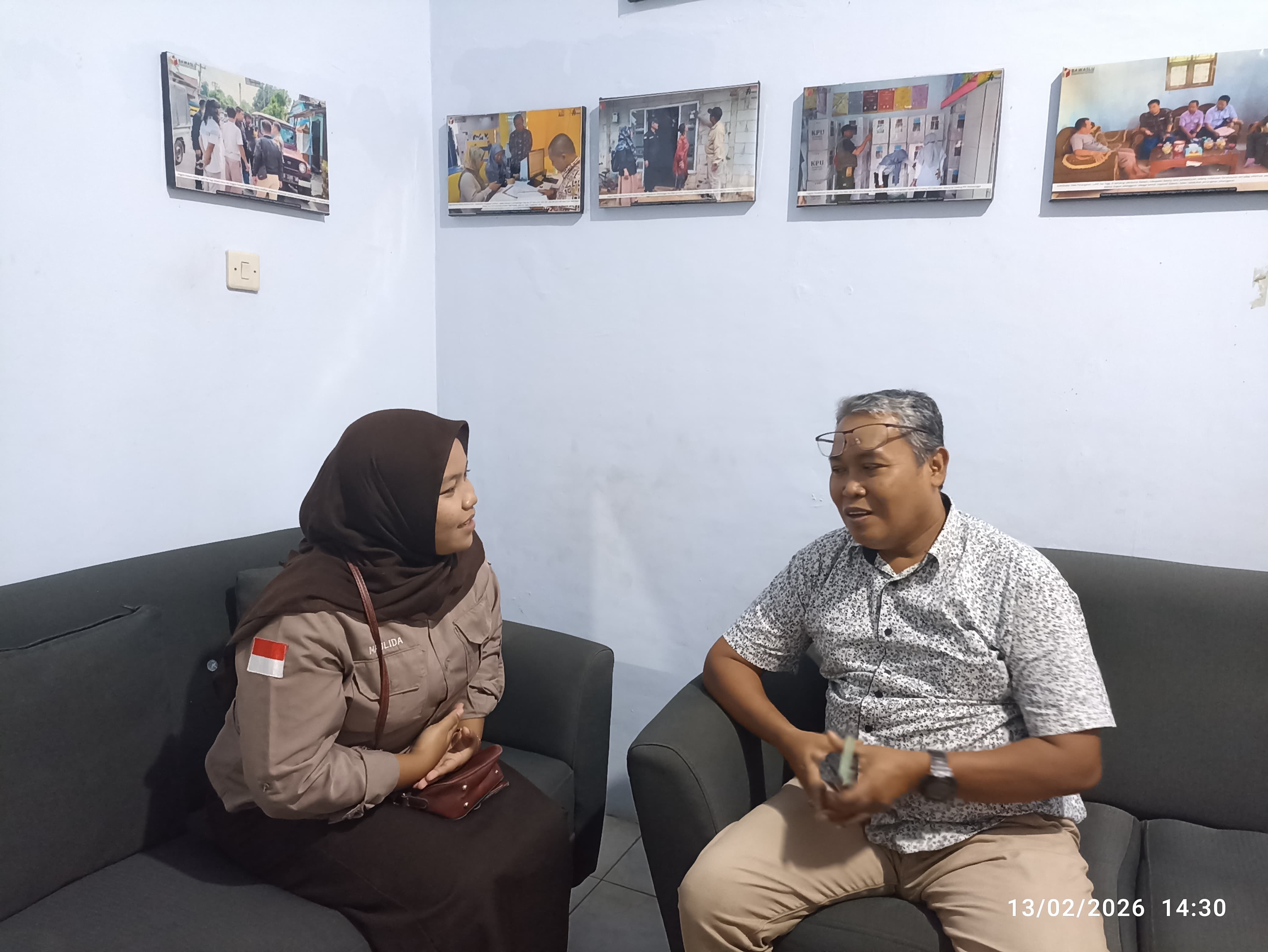 Gali Makna Demokrasi, Siswi SMAN 4 Pekalongan Sambangi Bawaslu Batang