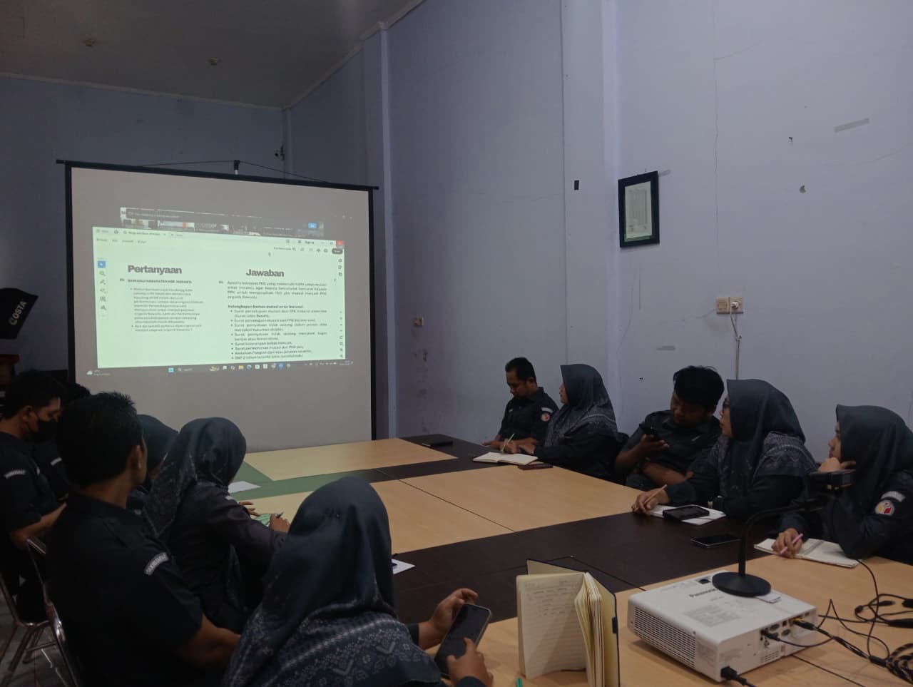 Perkuat Koordinasi Kelembagaan, Sekretariat Bawaslu Batang Ikuti Rapat Rutin Bawaslu RI