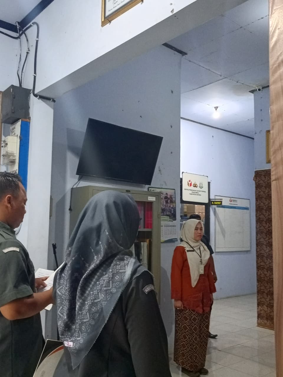 “Apel Pagi Sekretariat Bawaslu Batang: Kita Adalah Agen Humasnya Bawaslu”