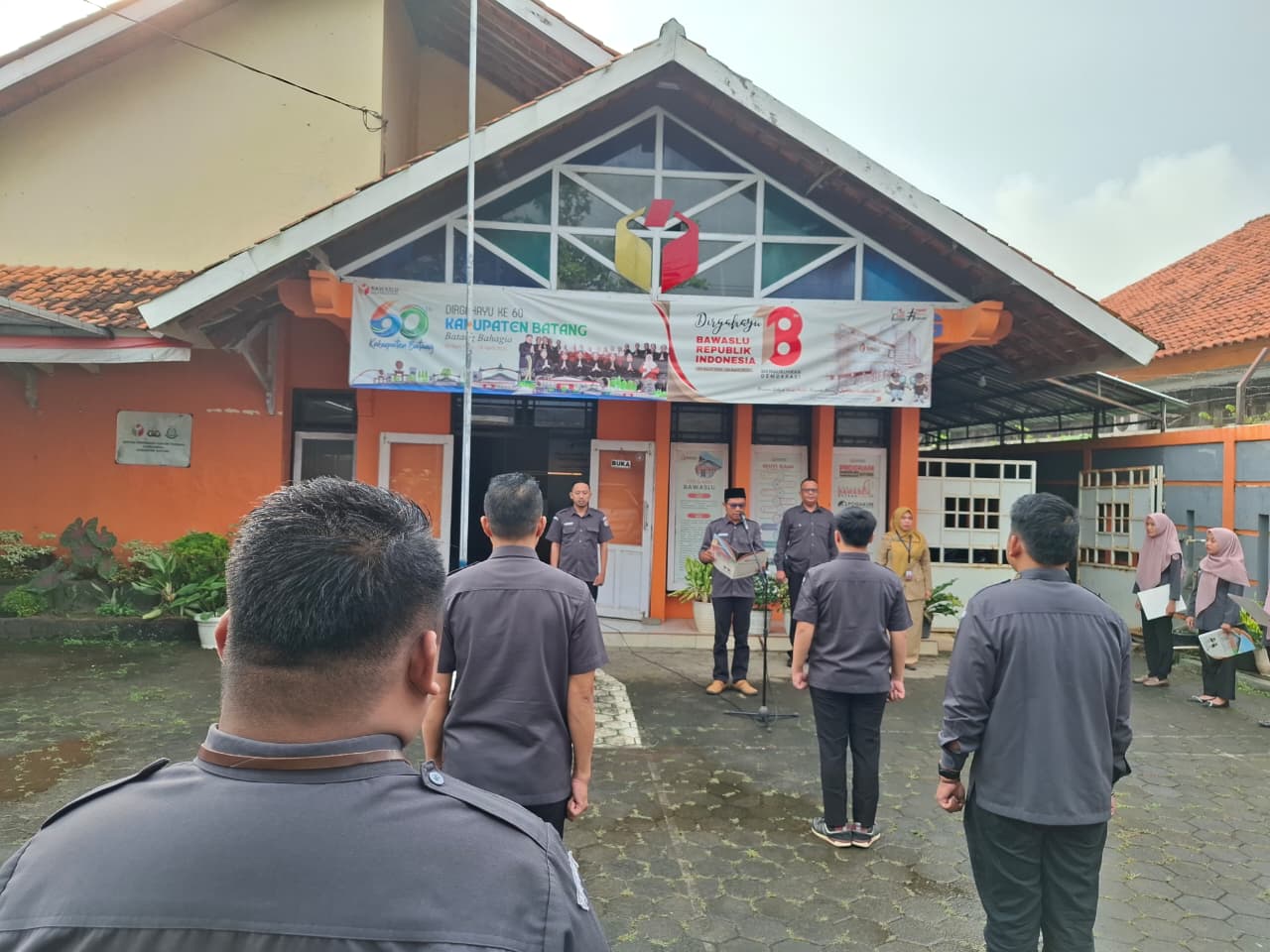 Semangat Kartini Menguatkan Integritas Pengawasan Pemilu di Bawaslu Batang