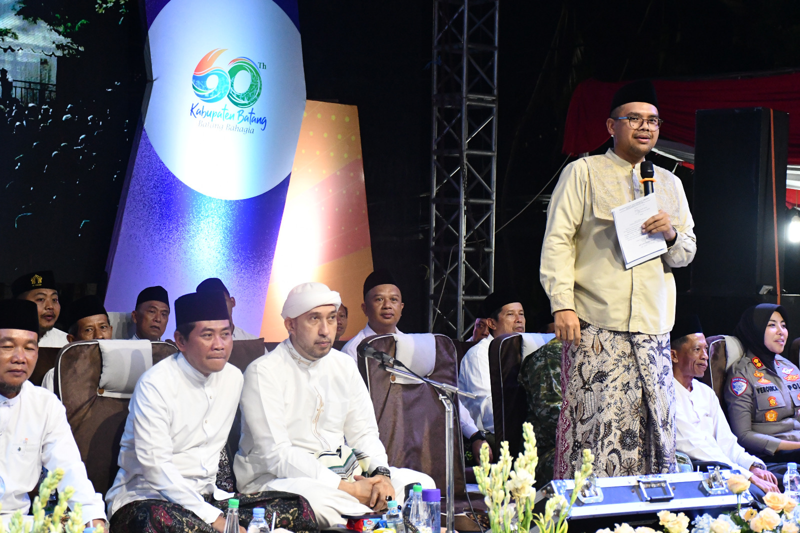 Bawaslu Batang Membaur dalam Harmoni Sholawat: Mengawal Demokrasi dengan Pendekatan Hati