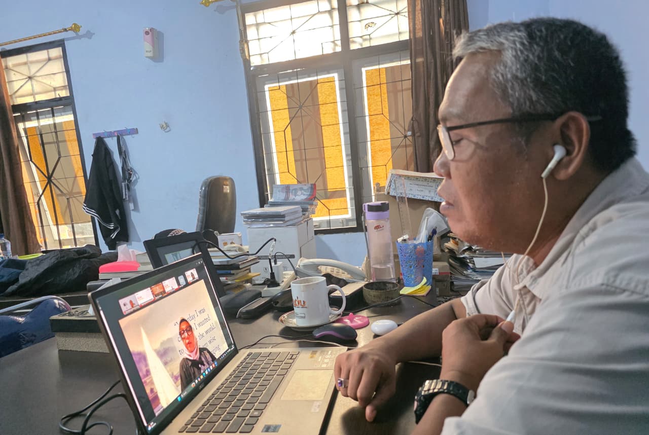 Koordinator Divisi Hukum dan Penyelesaian Sengketa Bawaslu Kabupaten Batang Ikuti Kegiatan “Selasa Menyapa” Secara Daring