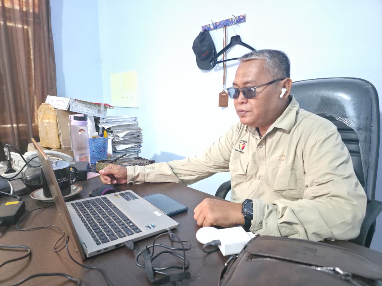 Koordinator Divisi Penyelesaian Sengketa dan Hukum Mengikuti Zoom “Selasa Menyapa” Peningkatan Kapasitas Teknis Penyusunan Produk Hukum