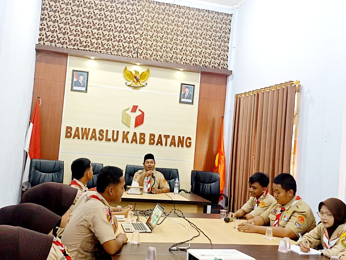 Latihan Rutin Saka Adhyasta Pemilu Kwarcab Batang Bahas Krida Penanganan dan Partisipasi Pengawasan PDPB