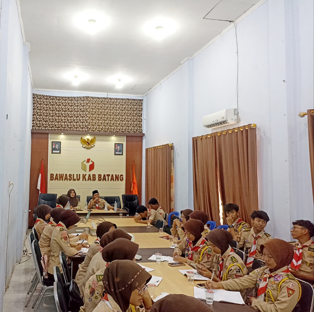 Peserta Saka Adhyasta Pemilu Antusias Ikuti Kuliah Sengketa Proses Pemilu di Bawaslu Batang