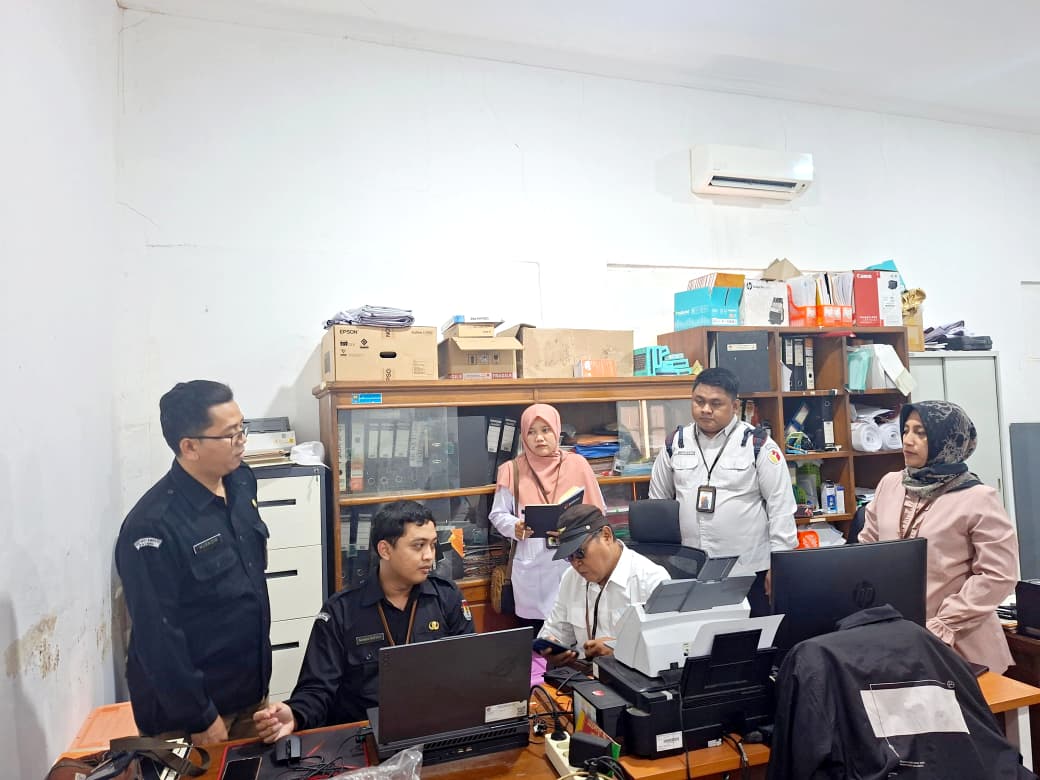Pastikan Data Parpol Valid, Bawaslu Batang Lakukan Pengawasan Langsung di KPU