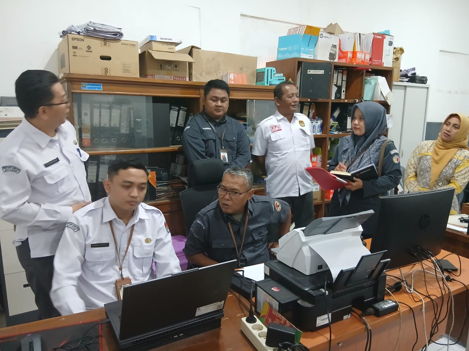 Bawaslu Batang Pastikan Pemutakhiran Data Partai Politik Melalui Sipol Berjalan Sesuai Ketentuan