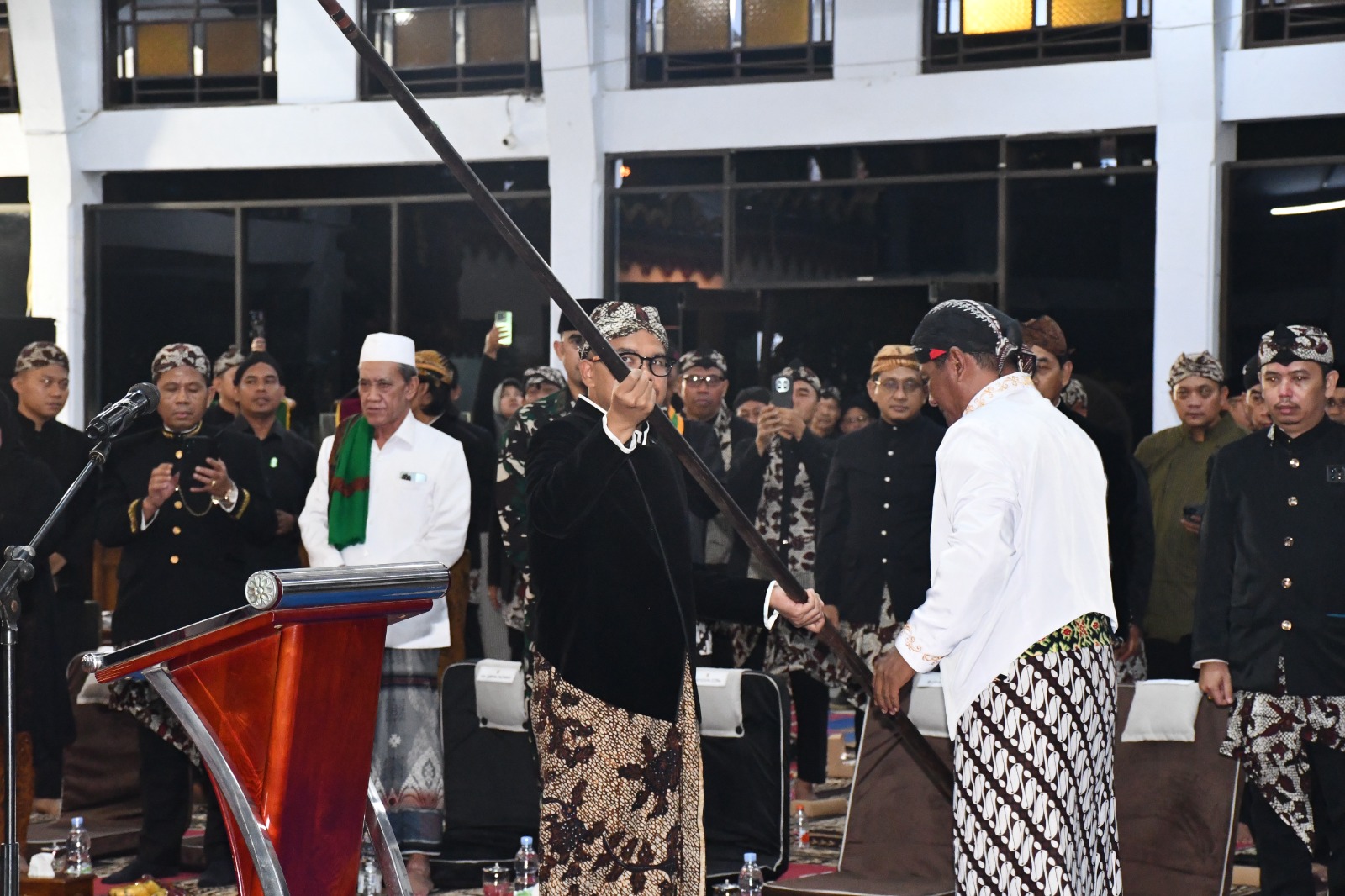 Semarak Tahun Baru Islam 1448 H, Bawaslu Batang Hadiri Kirab Pusaka Abirawa