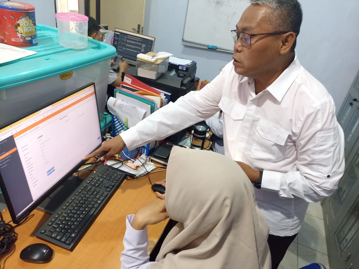 Bawaslu Batang Intensifkan Pengawasan SIPOL Viewer, Pastikan Pemutakhiran Data Partai Politik Berjalan Akuntabel
