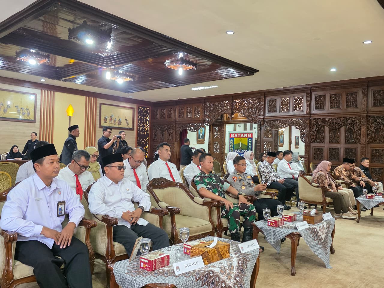 Bawaslu Batang Hadiri penandatanganan kerja sama antara KPU dan Stakeholder di Batang