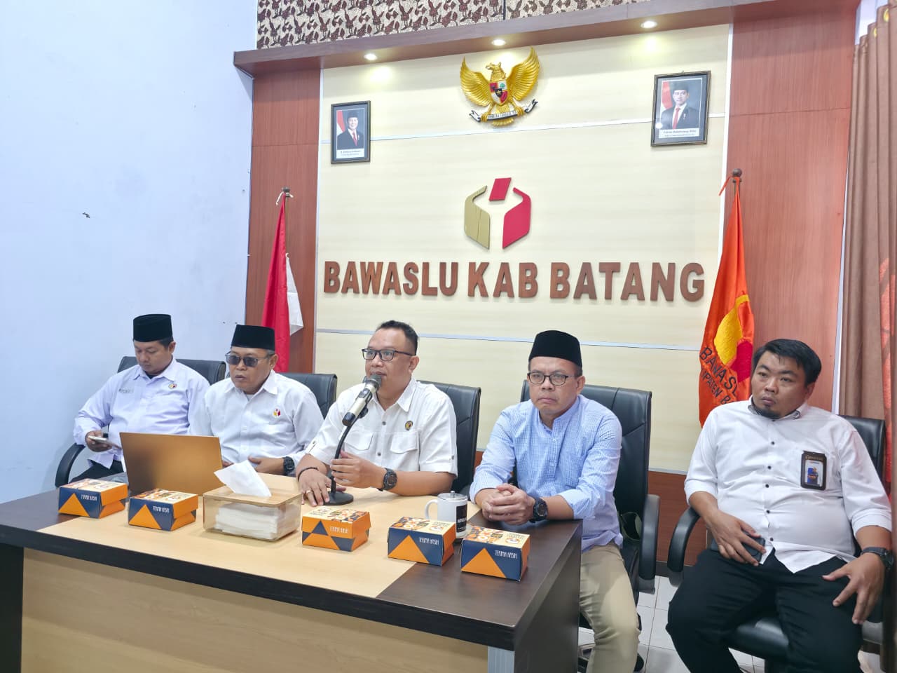 Bawaslu Kabupaten Batang Gelar Rapat Fasilitasi Pengelolaan Layanan Hukum, Perkuat Advokasi Hukum Litigasi Melalui Legal Drafting