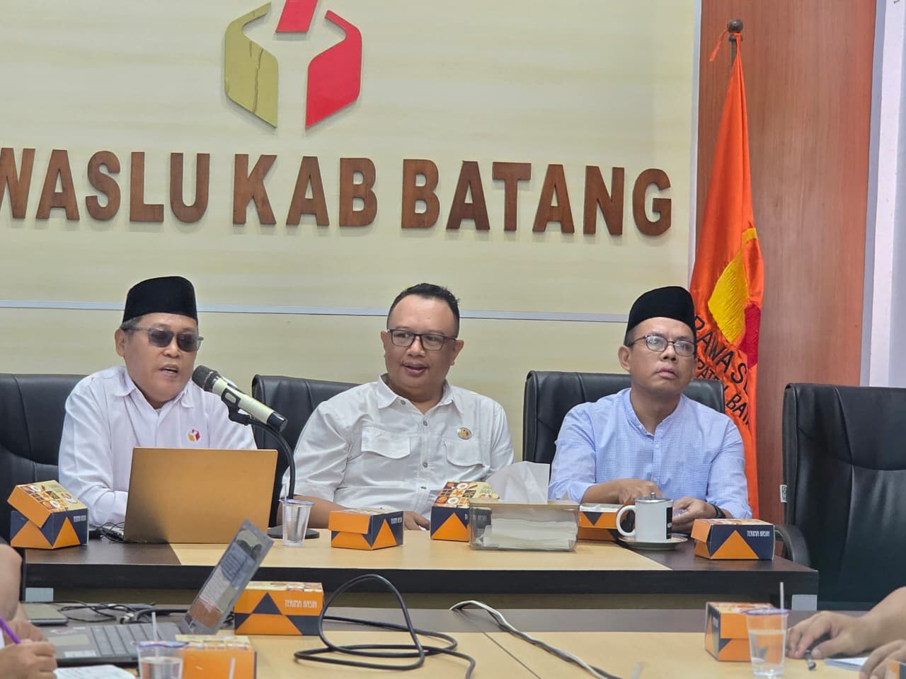 Akhmad Farichin Tekankan Pentingnya Legal Drafting untuk Memperkuat Pengawasan Pemilu di Bawaslu Batang