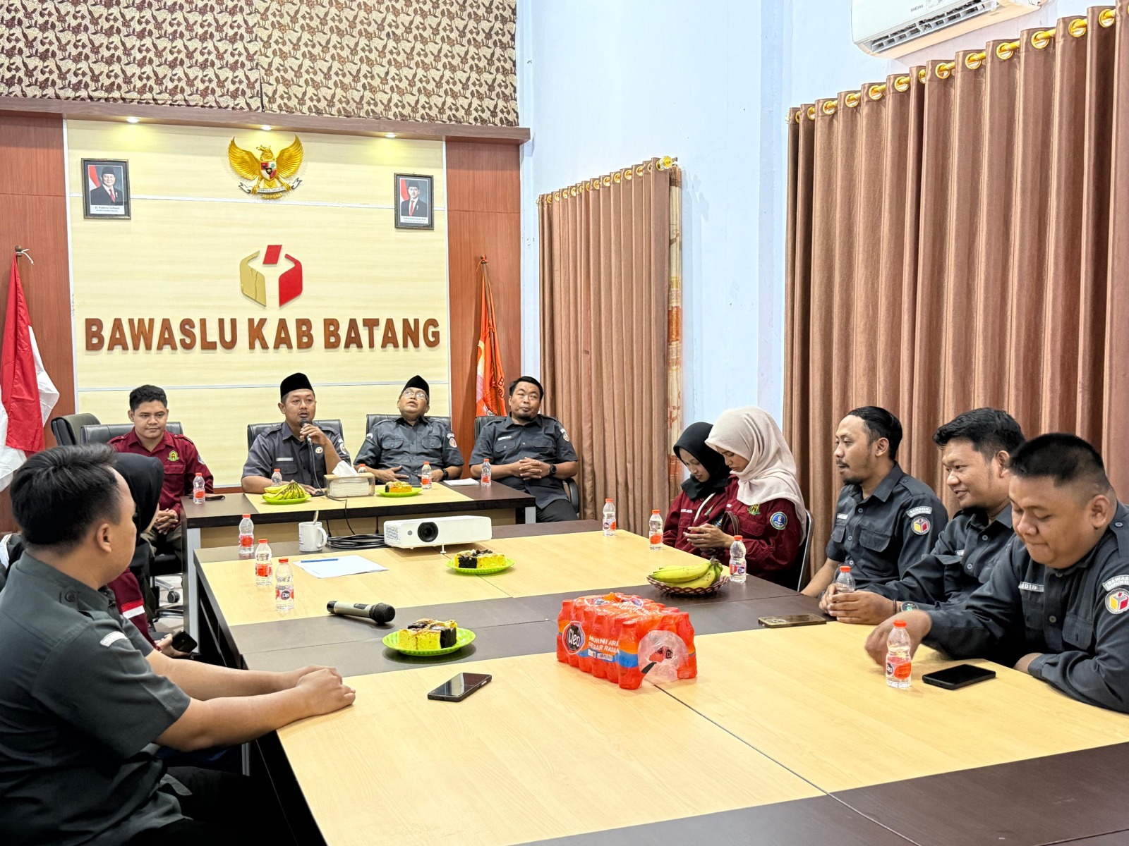 Bawaslu Batang Terima Kunjungan Kelompok Studi Mahasiswa Fakultas Syariah UIN K.H. Abdurrahman Wahid Pekalongan
