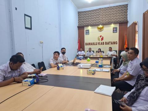 Bawaslu Kabupaten Batang Gelar Rapat Pengelolaan Kearsipan, Perkuat Sinergi dan Tertib Arsip