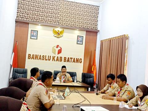 Latihan Rutin Saka Adhyasta Pemilu Kwarcab Batang Bahas Krida Penanganan dan Partisipasi Pengawasan PDPB