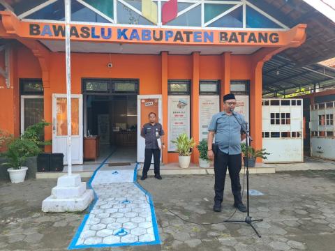 Apel Pagi, Mahbrur Apresiasi Kinerja Jajaran Sekretariat dan Siapkan Tilik Desa