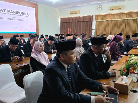 Koordinator Divisi Hukum dan Penyelesaian Sengketa Bawaslu Batang Hadiri Rapat Paripurna Pengucapan Sumpah/Janji Anggota DPRD PAW
