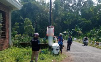 Panwaslu Kecamatan Reban Penertiban Alat Peraga Kampanye Melanggar 