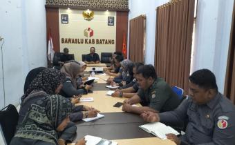 Jaga Ritme Kerja Lembaga, Bawaslu Kabupaten Batang Gelar Rapat Reguler