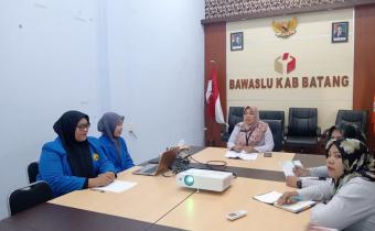 Bawaslu Batang Gelar Evaluasi untuk Mahasiswa Magang Mandiri