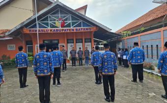 Mahbrur Pesankan Hal Penting Untuk Anggota Korpri di Sekreatriat Bawaslu Batang