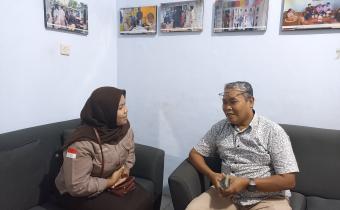 Gali Makna Demokrasi, Siswi SMAN 4 Pekalongan Sambangi Bawaslu Batang