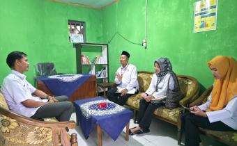 Bawaslu Kabupaten Batang Laksanakan Konsolidasi Demokrasi Tingkat Desa sebagai Persiapan Pemilu 2029 Batang — Bawaslu Kabupaten Batang melaksanakan konsolidasi demokrasi di tingkat desa melalui program “Tilik Desa” yang diselenggarakan di Desa Bismo, Kecamatan Bandar. Program ini menjadi bagian dari strategi jangka panjang Bawaslu dalam mempersiapkan masyarakat menghadapi agenda demokrasi ke depan, khususnya Pemilihan Umum Tahun 2029. Melalui pendekatan dialogis dan partisipatif, Bawaslu berupaya membangun 