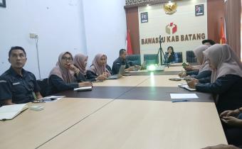 Bawaslu Batang Ikuti Rapat Rutin Sekretariat Bawaslu, Perkuat Evaluasi dan Kinerja Pengawasan