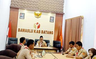 Latihan Rutin Saka Adhyasta Pemilu Kwarcab Batang Bahas Krida Penanganan dan Partisipasi Pengawasan PDPB