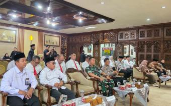 Bawaslu Batang Hadiri penandatanganan kerja sama antara KPU dan Stakeholder di Batang