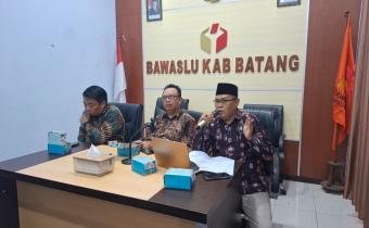Bawaslu Batang Perdalam Asas dan Dasar Hukum Penyelesaian Sengketa Proses Pemilu